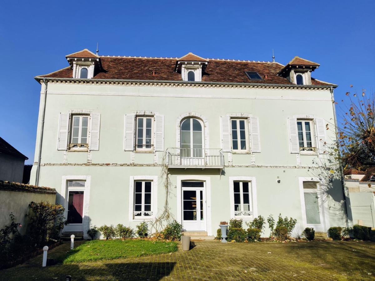 Villa Clement Appart'Hotel Sens Exterior photo
